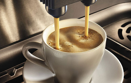 Кофемашина Electrolux делает не горячий кофе